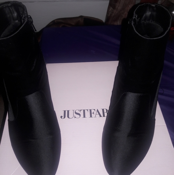 Quintessa booties - Picture 3 of 8